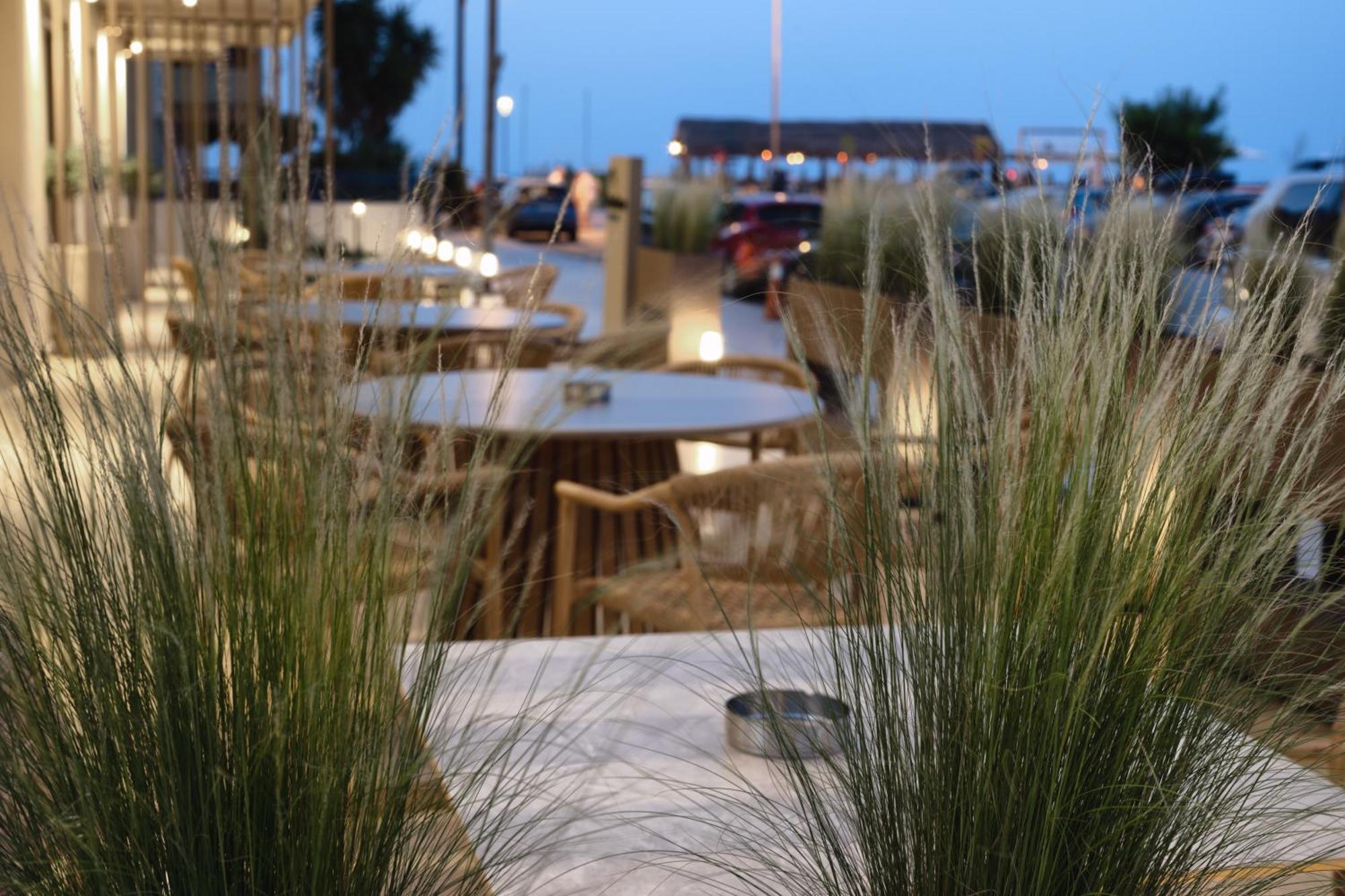 Pantheon Sea View Aparthotel เนปอรอย ภายนอก รูปภาพ