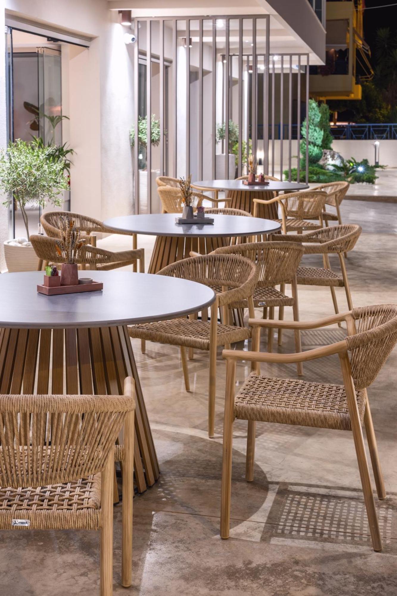 Pantheon Sea View Aparthotel เนปอรอย ภายนอก รูปภาพ